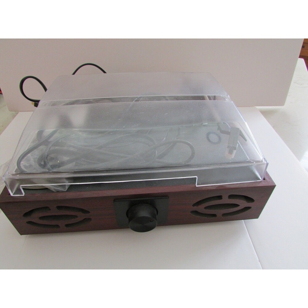 NEW Pyle Audio Vintage Retro Style Record Player w/Vinyl   MP3 Conversion PVNT7U